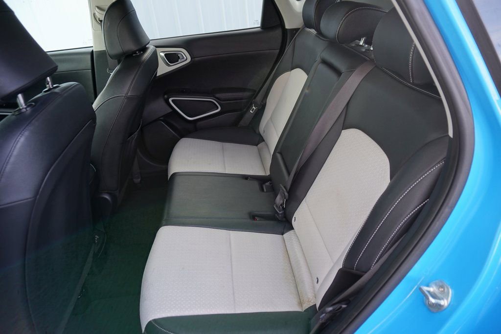 Used 2023 Kia Soul GT-Line image 36
