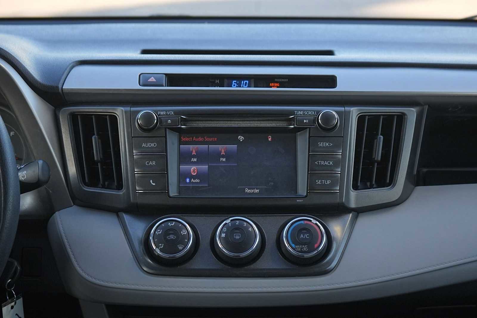 Used 2015 Toyota RAV4 LE image 19