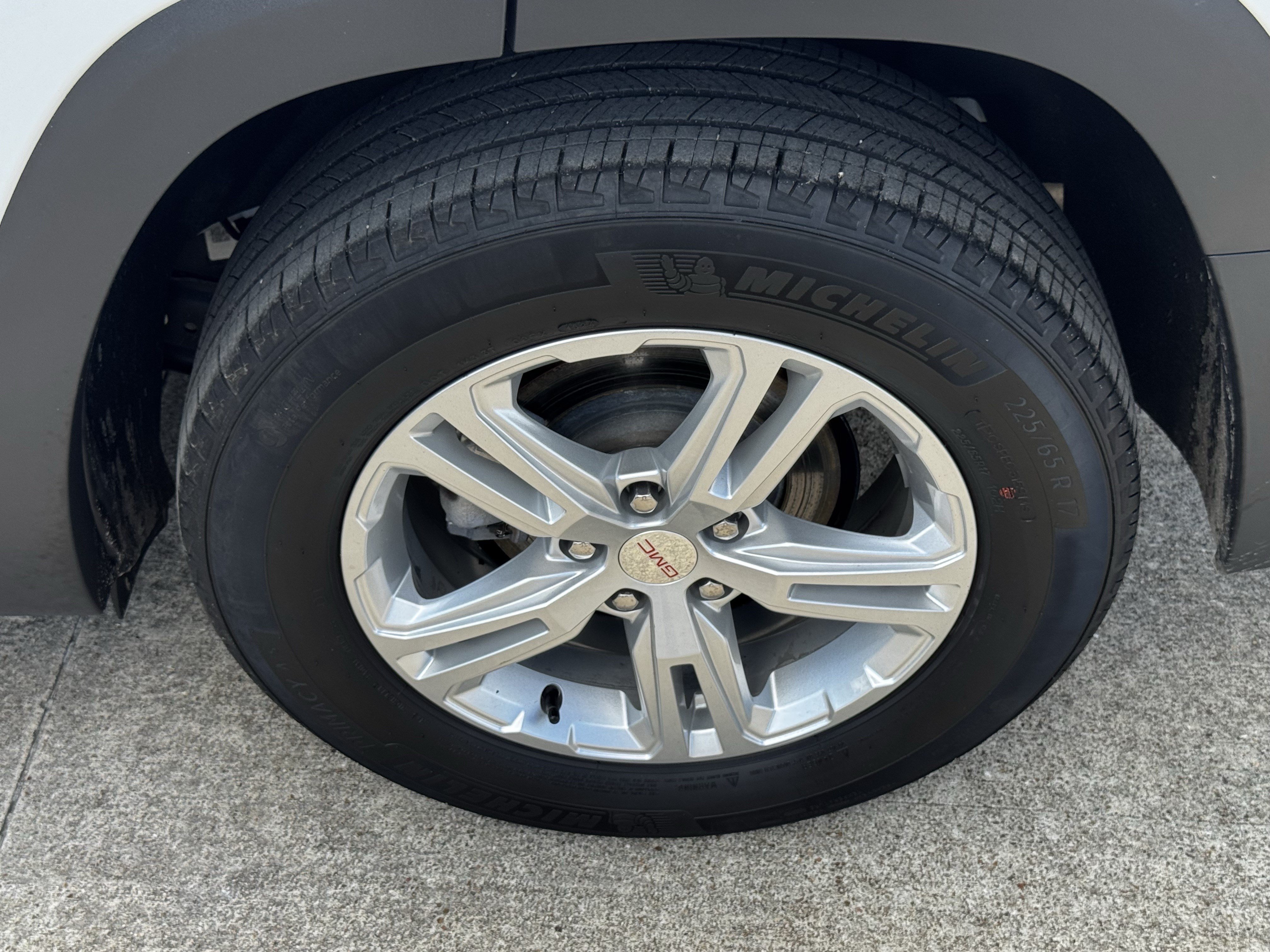 Used 2024 GMC Terrain SLE FWD image 9