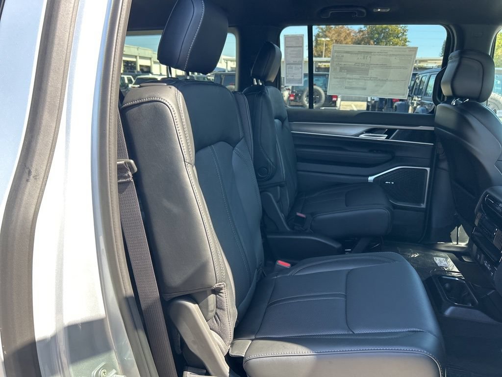 New 2026 Jeep Grand Wagoneer L Limited AWD/4WD image 27