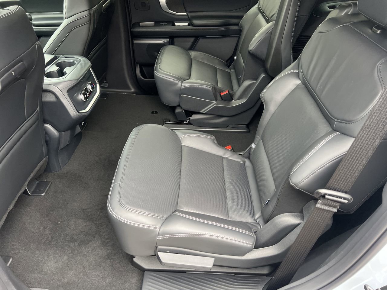 New 2025 Ford Expedition Platinum w/ Stealth Performance Package image 20