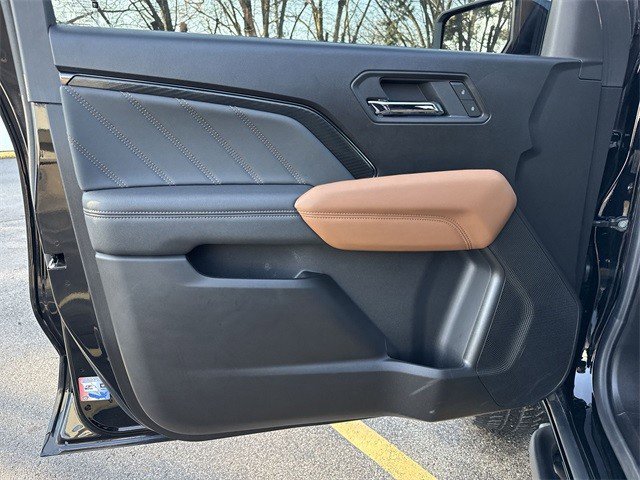 Used 2025 GMC Canyon AT4 w/ Nightfall Edition image 26