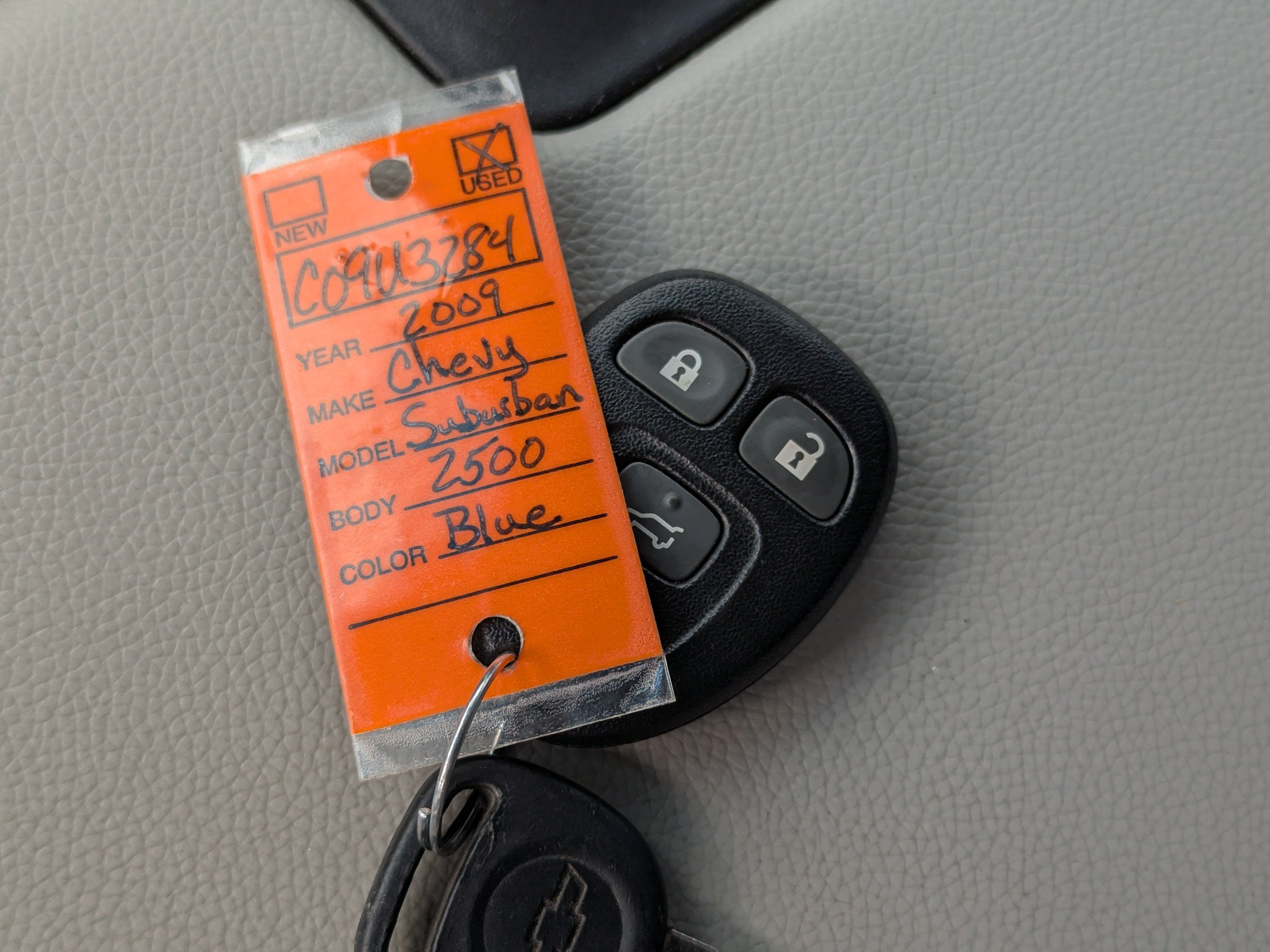 Used 2009 Chevrolet Suburban 2500 LS w/ Skid Plate Package AWD/4WD image 19