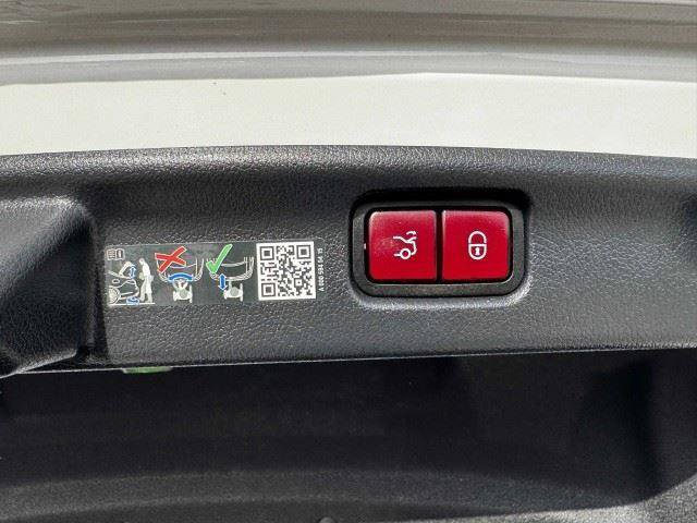 Used 2024 Mercedes-Benz C 36 AMG S image 76