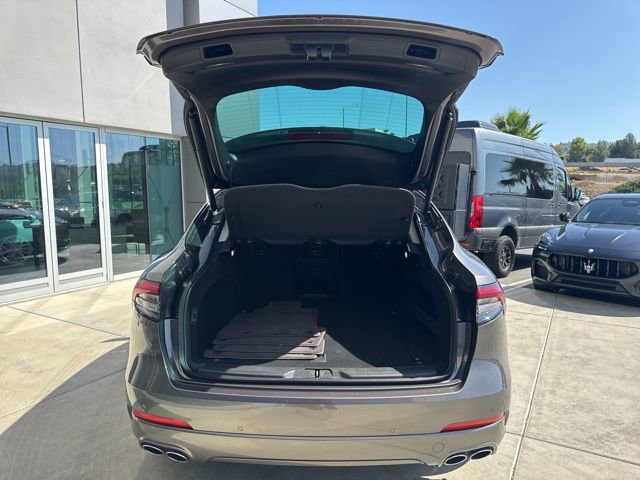 Used 2022 Maserati Levante GT image 11