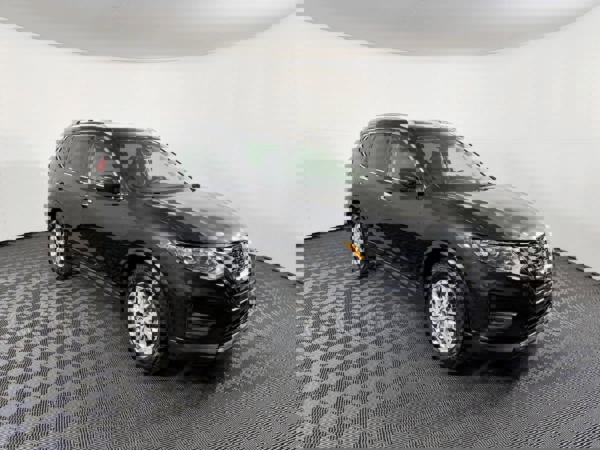 Used 2018 Nissan Rogue SV image 6