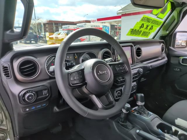 Used 2023 Jeep Wrangler Unlimited w/ Cold Weather Group image 32