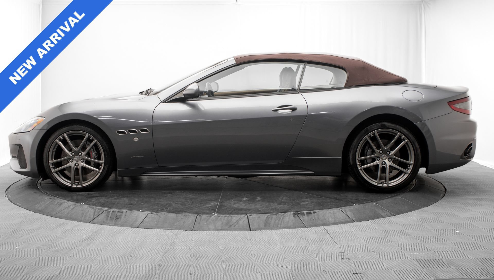 Used 2018 Maserati GranTurismo MC RWD image 15