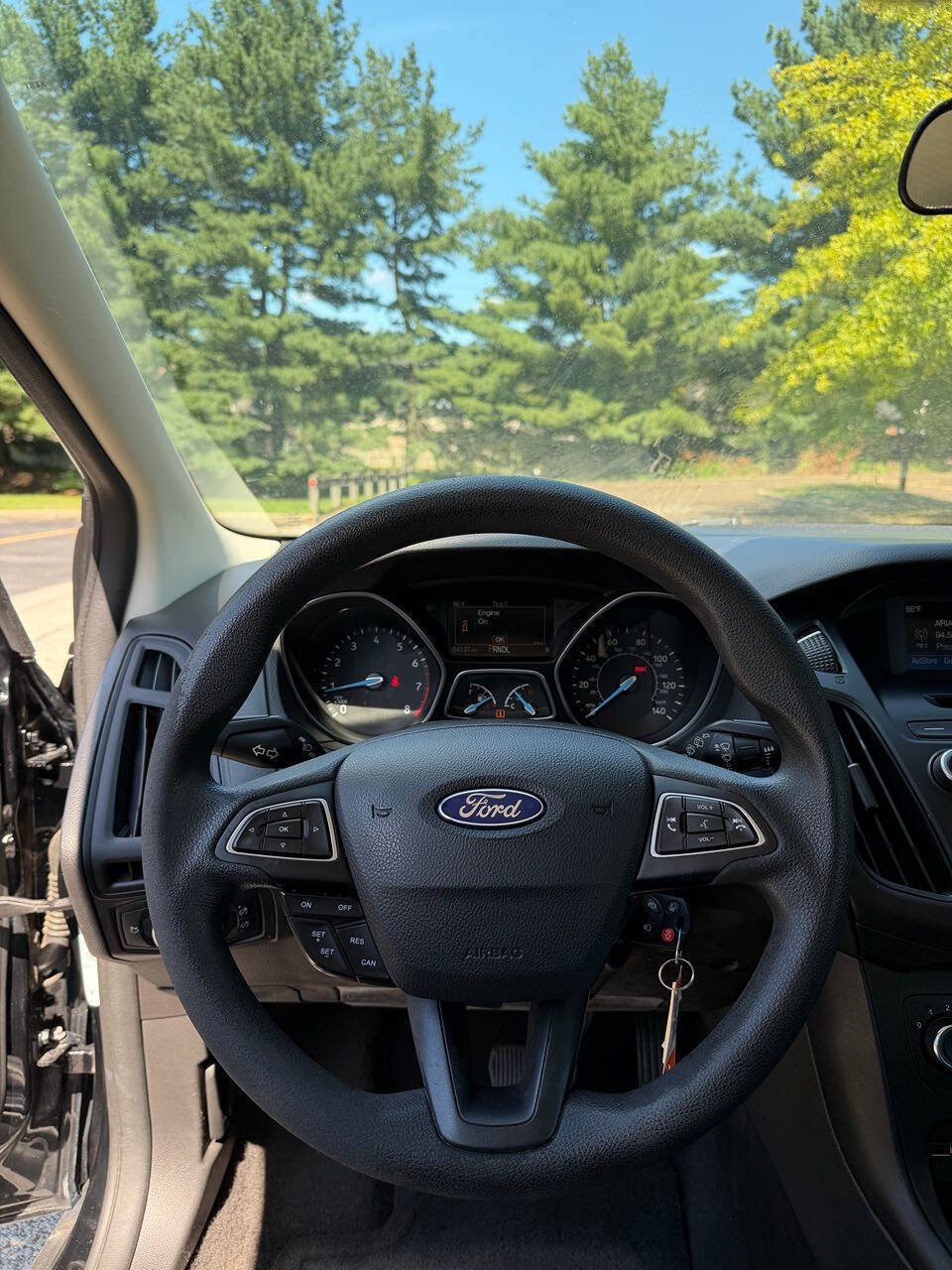 Used 2017 Ford Focus SE FWD image 17