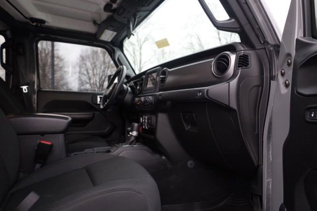 Used 2021 Jeep Gladiator Willys image 34
