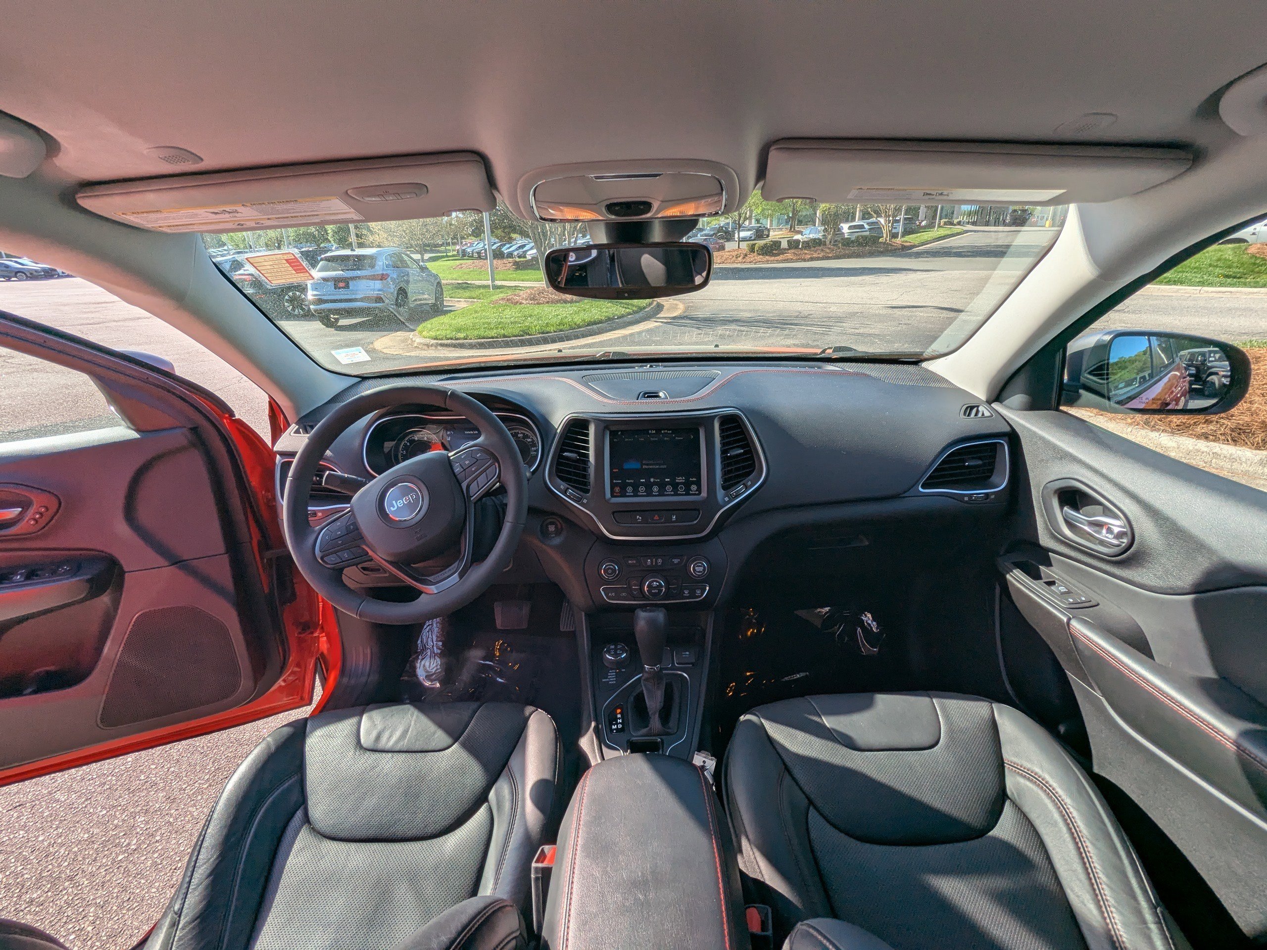 Used 2021 Jeep Cherokee Trailhawk w/ Premium Leather Package image 12