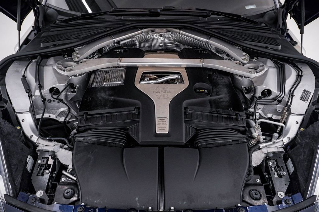 Used 2021 Aston Martin DBX image 32