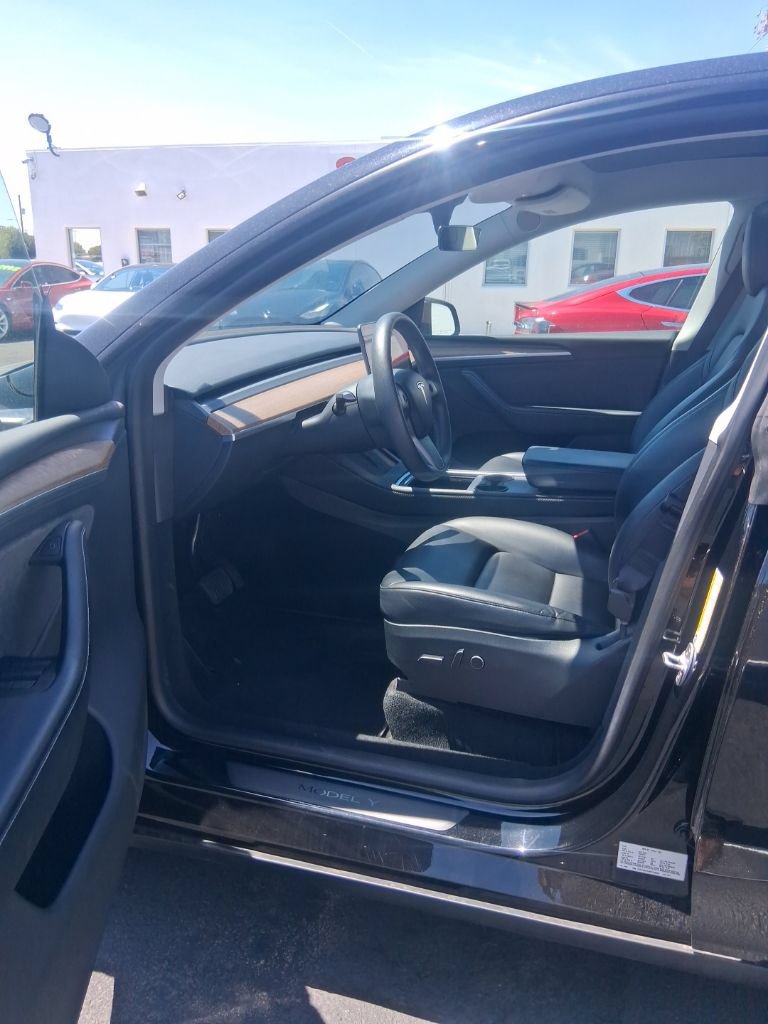 Used 2023 Tesla Model Y Long Range AWD/4WD image 8
