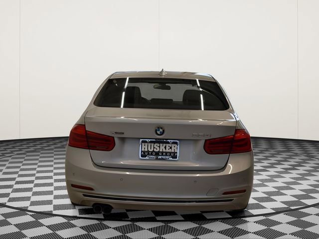 Used 2017 BMW 330i xDrive Sedan AWD/4WD image 11