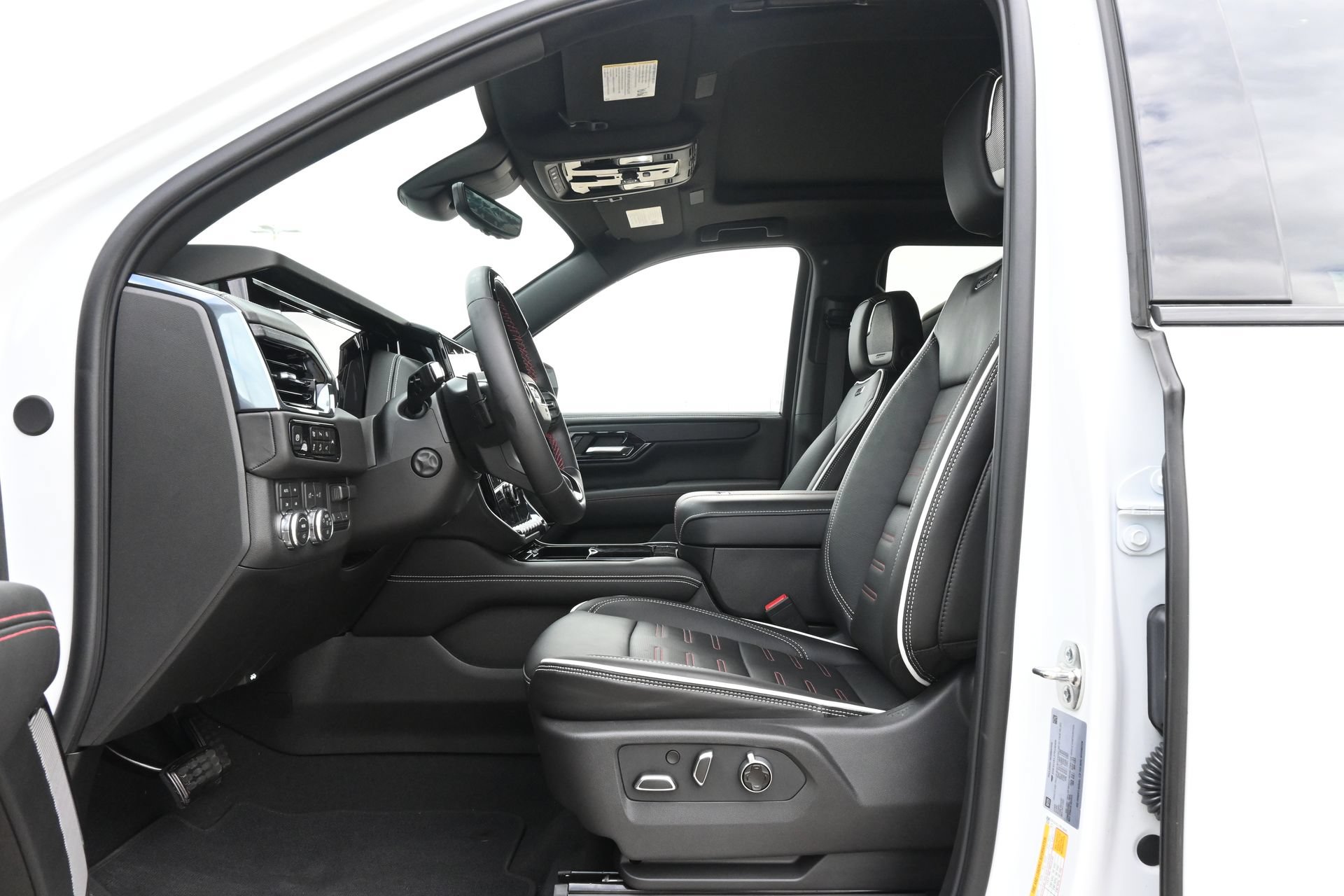 Used 2026 GMC Yukon AT4 Ultimate AWD/4WD image 19