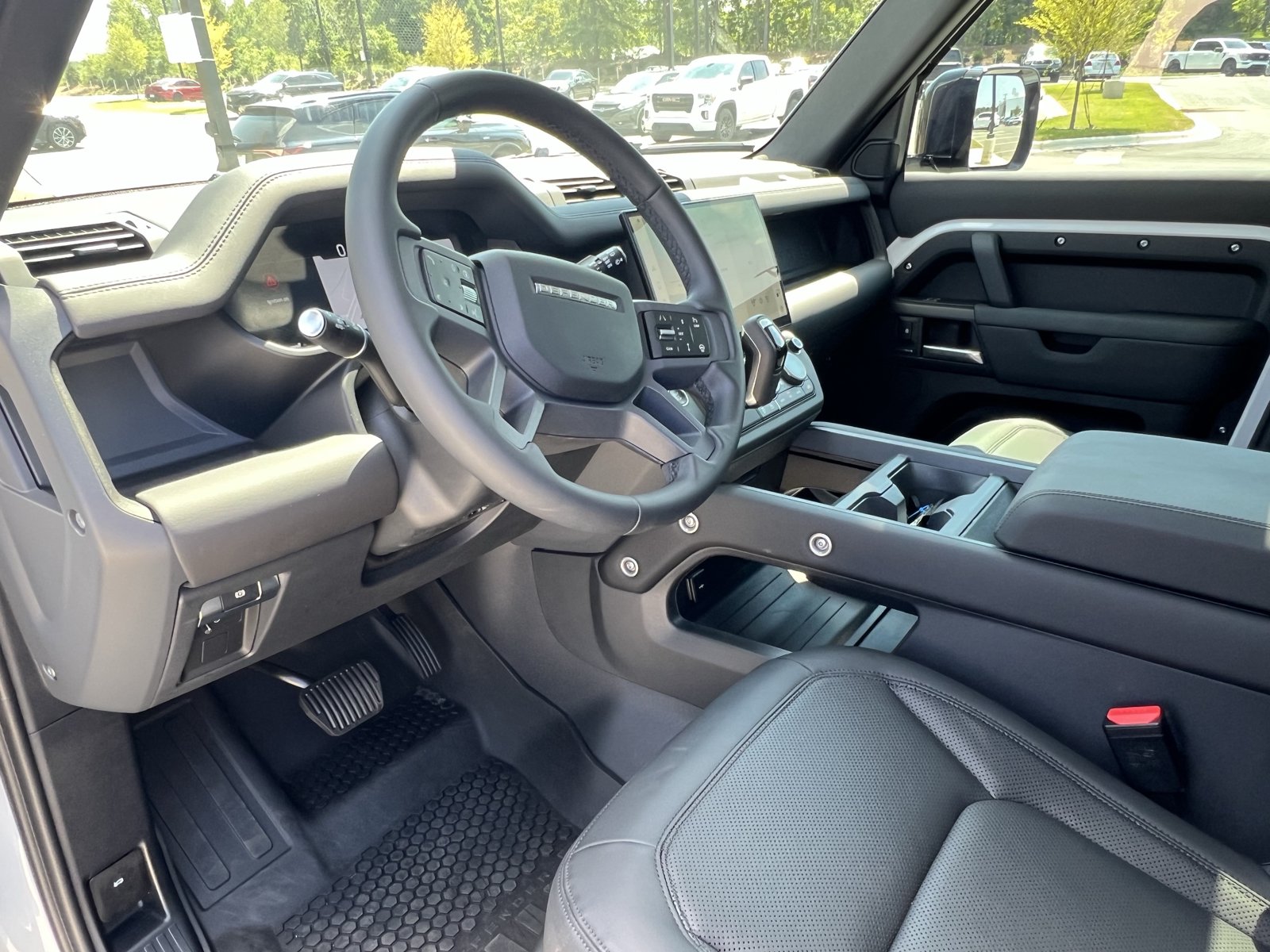 Used 2026 Land Rover Defender 110 S AWD/4WD image 16