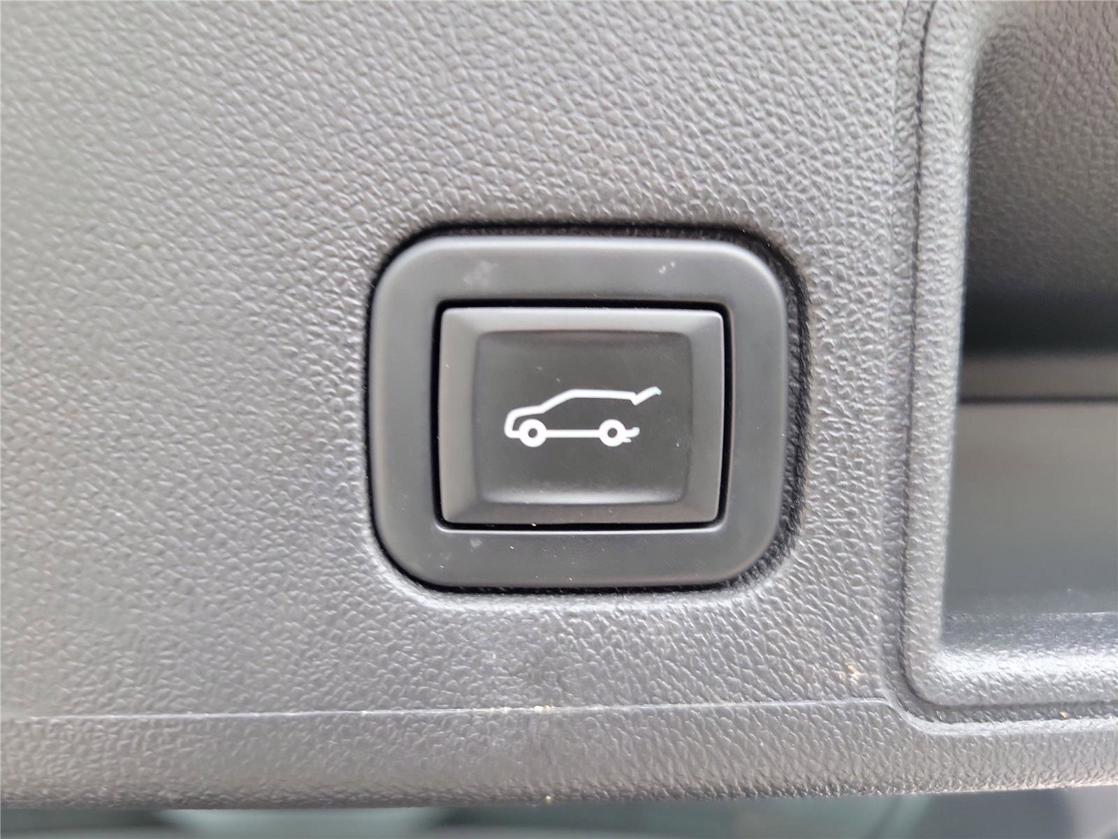 Used 2022 GMC Terrain SLT image 10