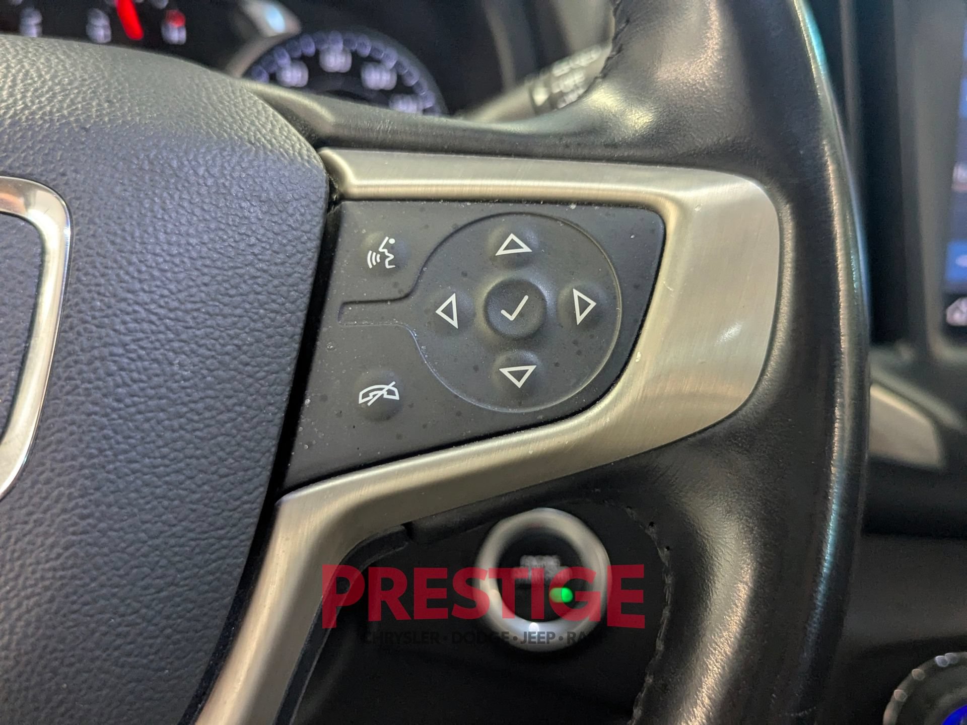 Used 2020 GMC Terrain Denali w/ Denali Premium Package FWD image 20