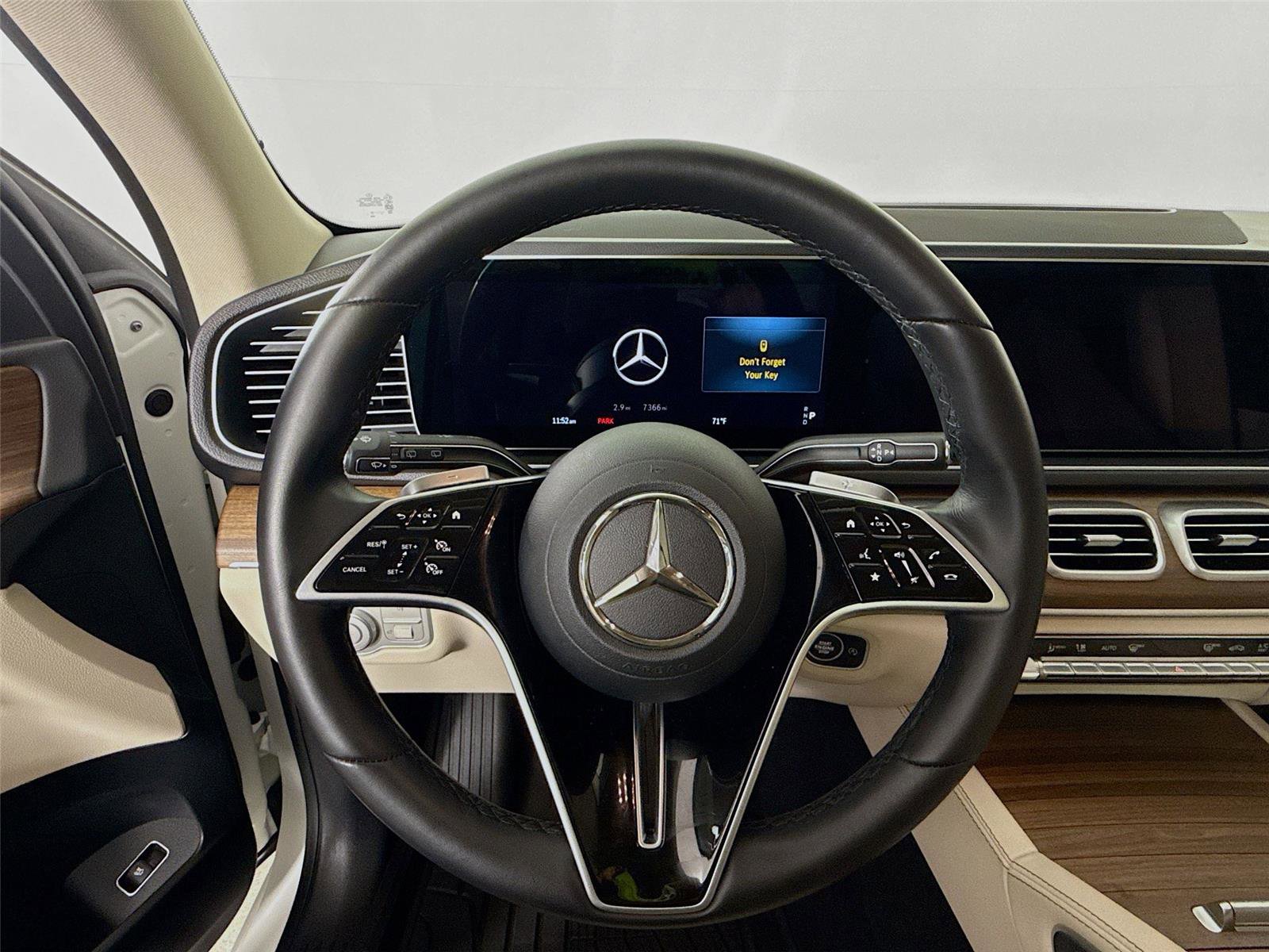 Used 2025 Mercedes-Benz GLE 350 4MATIC image 11