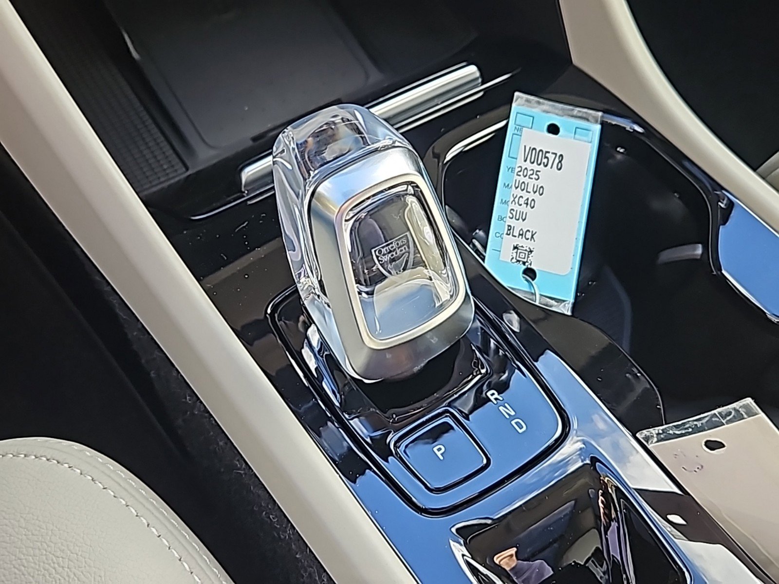 New 2025 Volvo XC40 B5 Plus w/ Protection Package Premier image 19