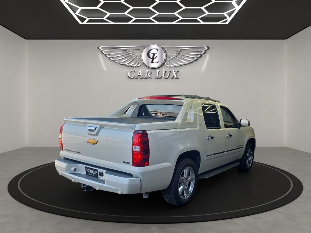 Used 2012 Chevrolet Avalanche LTZ image 6
