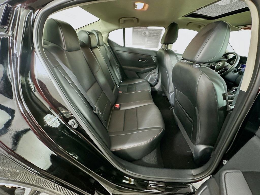 Used 2023 Nissan Sentra SR w/ SR Premium Package image 34