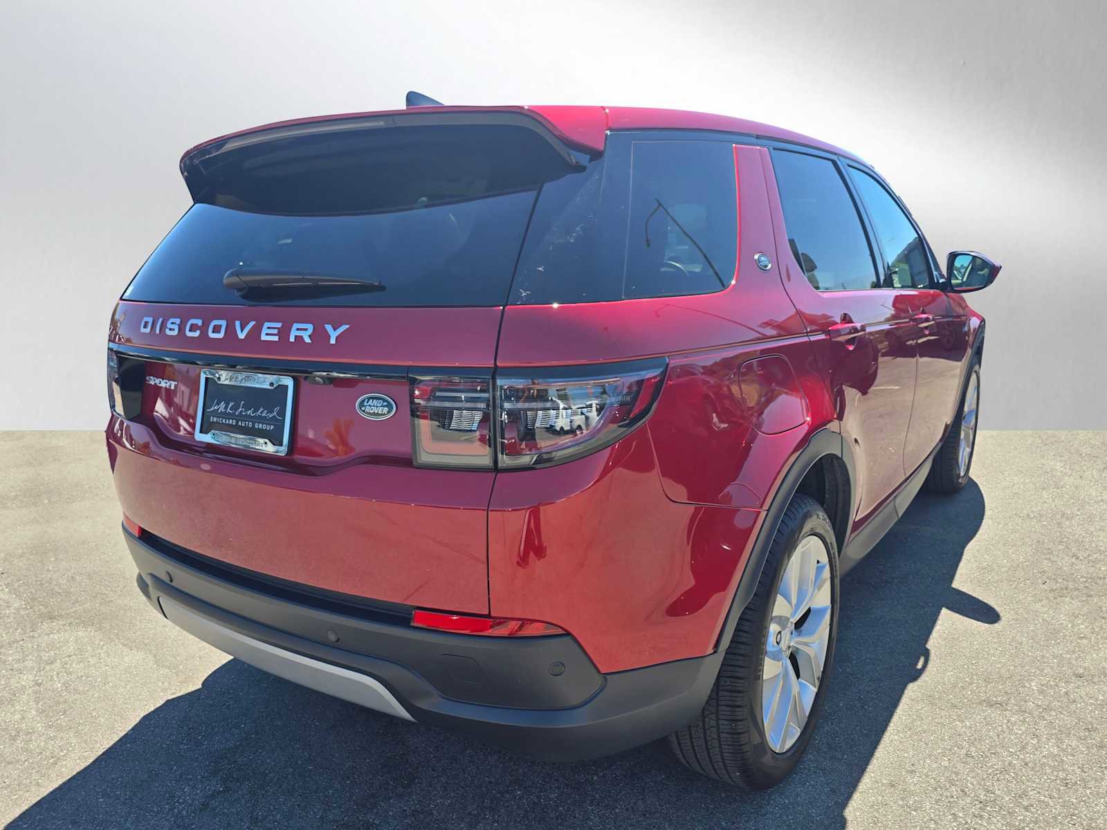 Used 2023 Land Rover Discovery Sport SE image 5