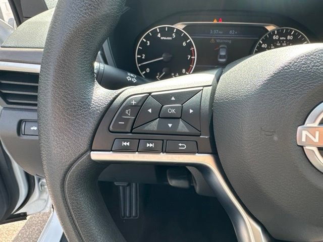 Used 2023 Nissan Altima 2.5 SV FWD image 12