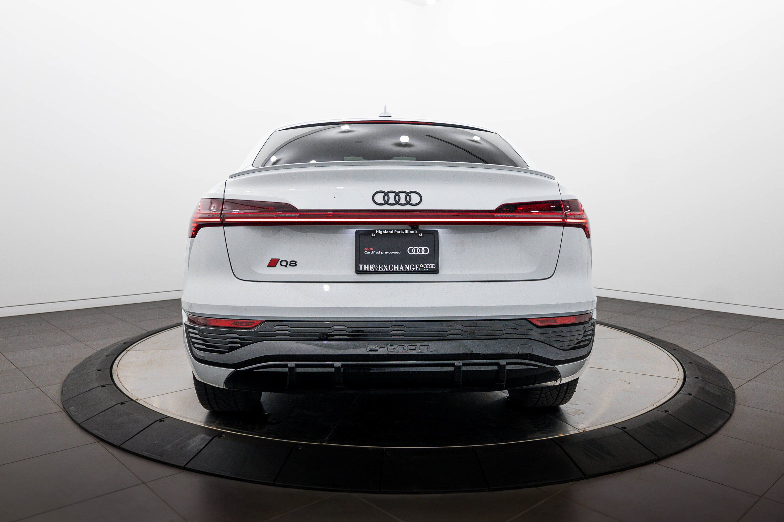 Certified 2024 Audi Q8 e-tron Prestige w/ Prestige Package AWD/4WD image 22