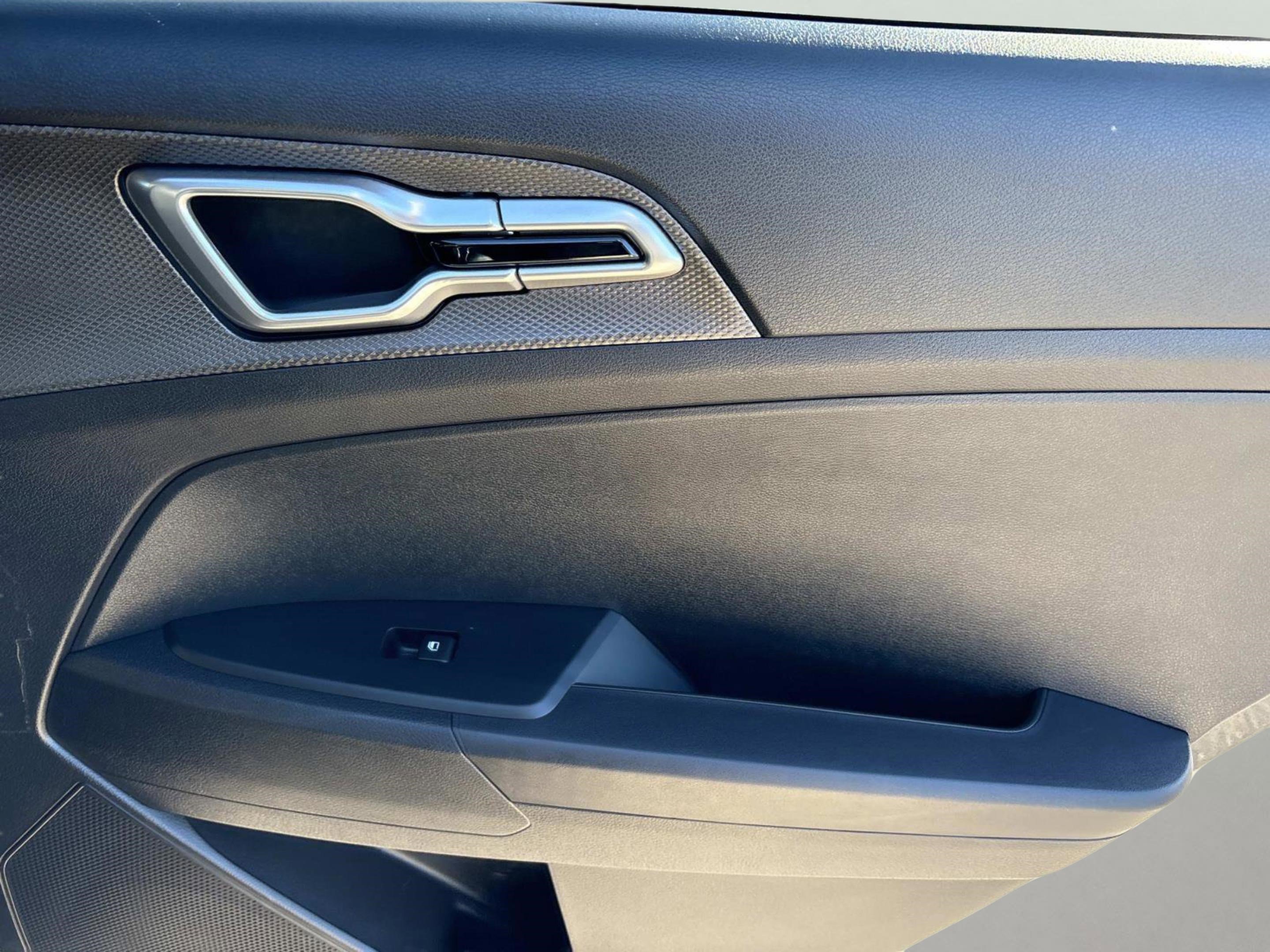 Used 2024 Kia Sportage LX image 19