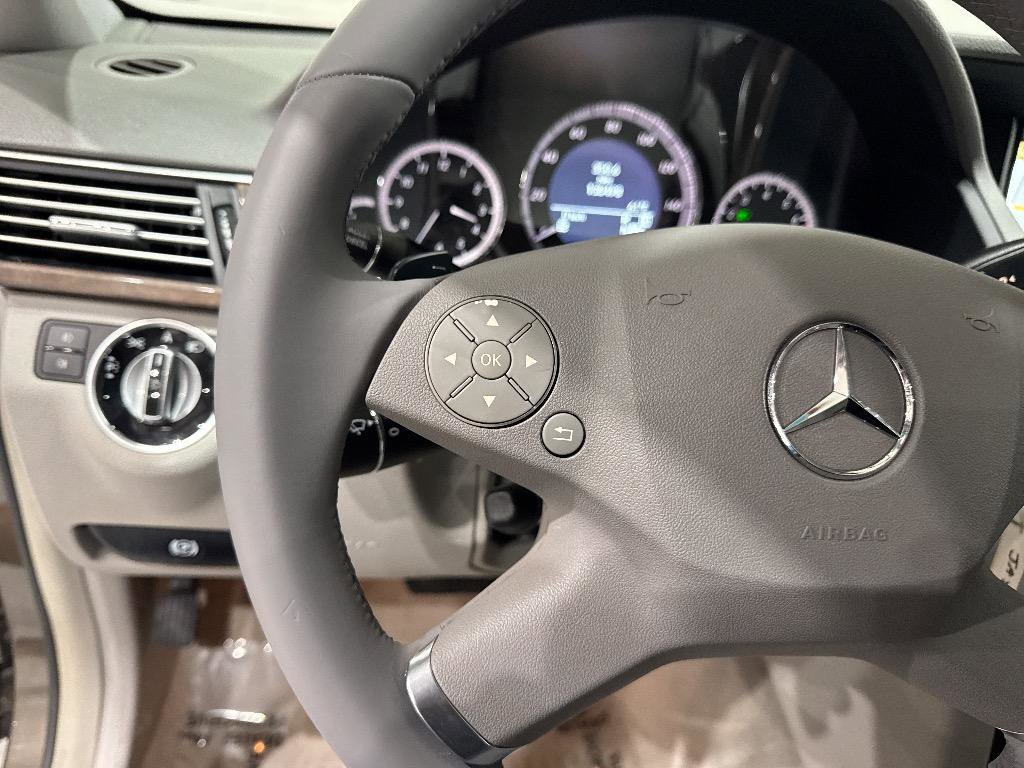 Used 2011 Mercedes-Benz E 350 Sedan image 33