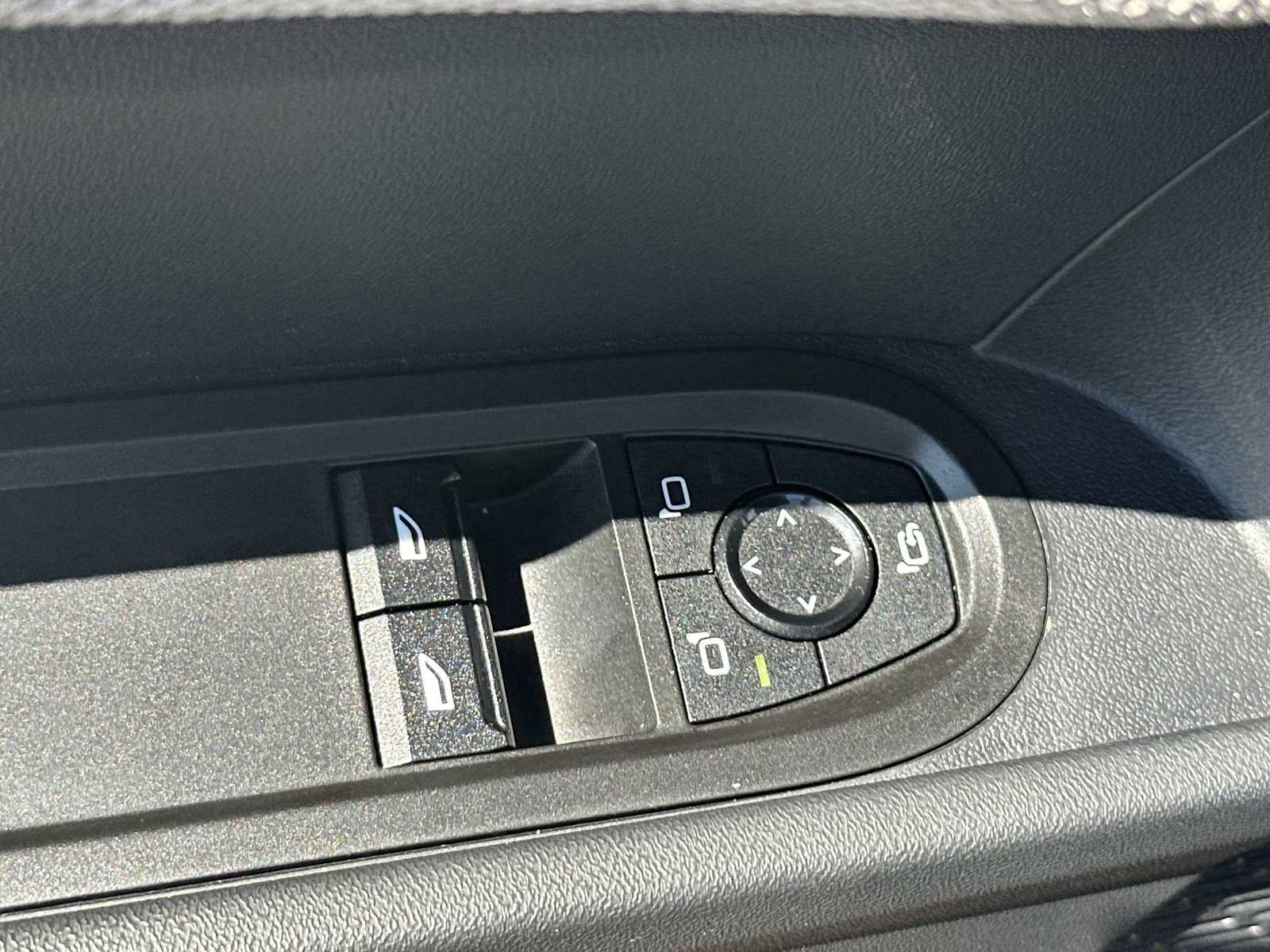 Used 2025 MINI Cooper 2-Door Hardtop image 16