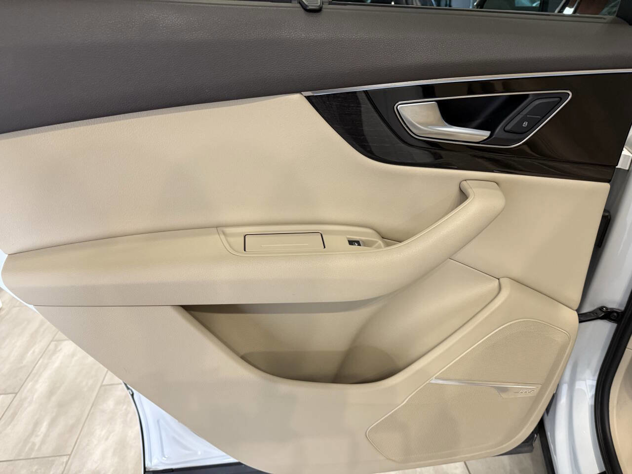 Used 2017 Audi Q7 3.0T Premium Plus image 34