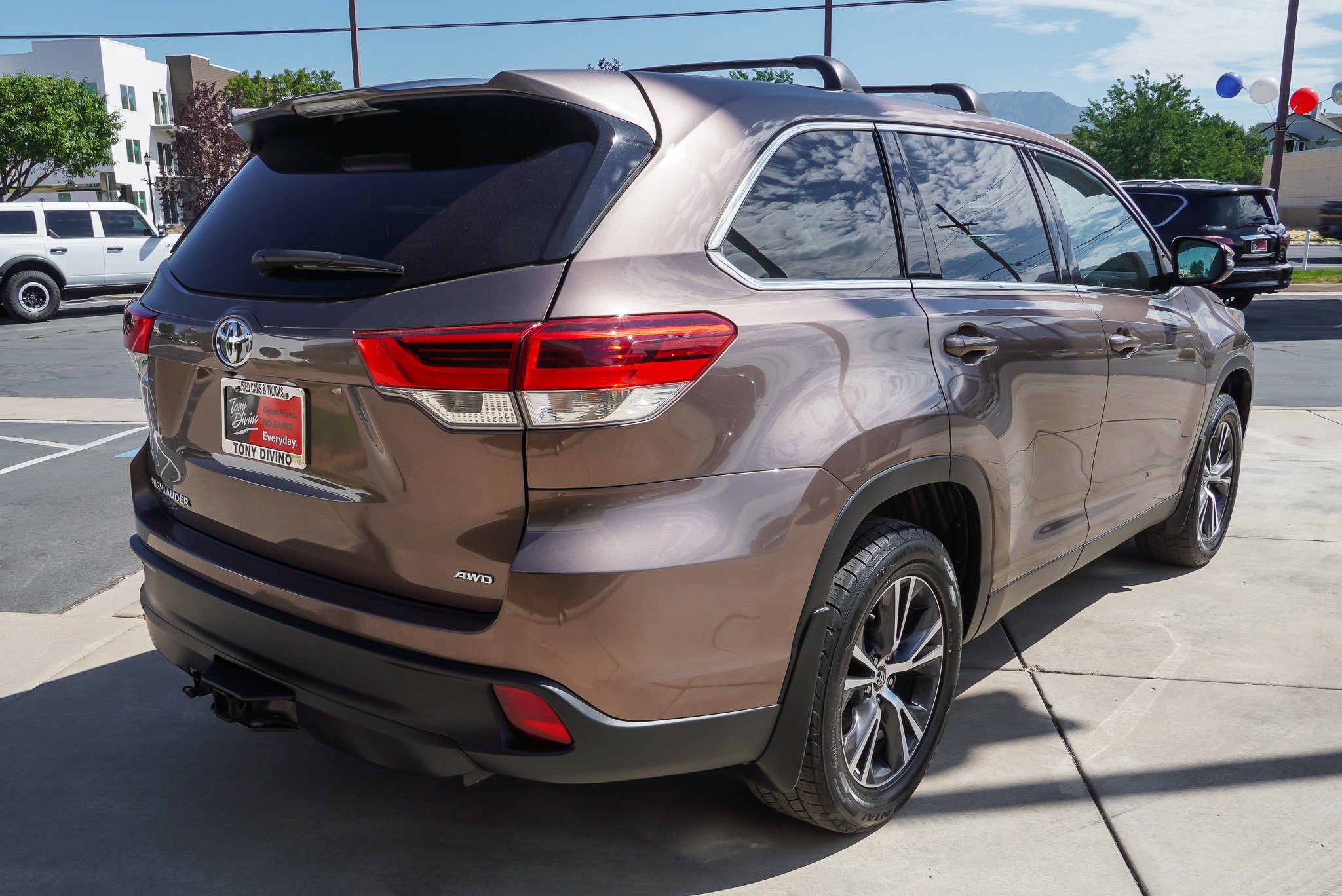 Used 2019 Toyota Highlander LE AWD/4WD image 8