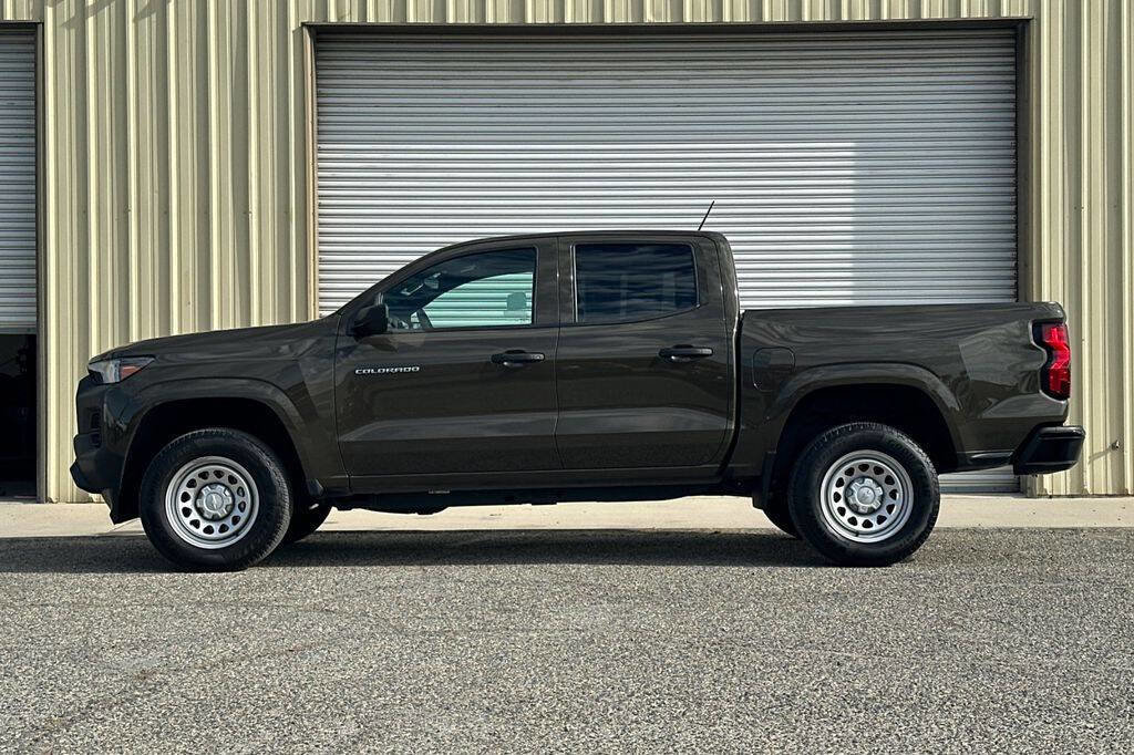 Used 2024 Chevrolet Colorado W/T image 3