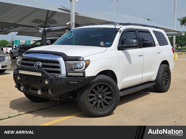 Used 2015 Toyota Sequoia SR5 RWD image 1