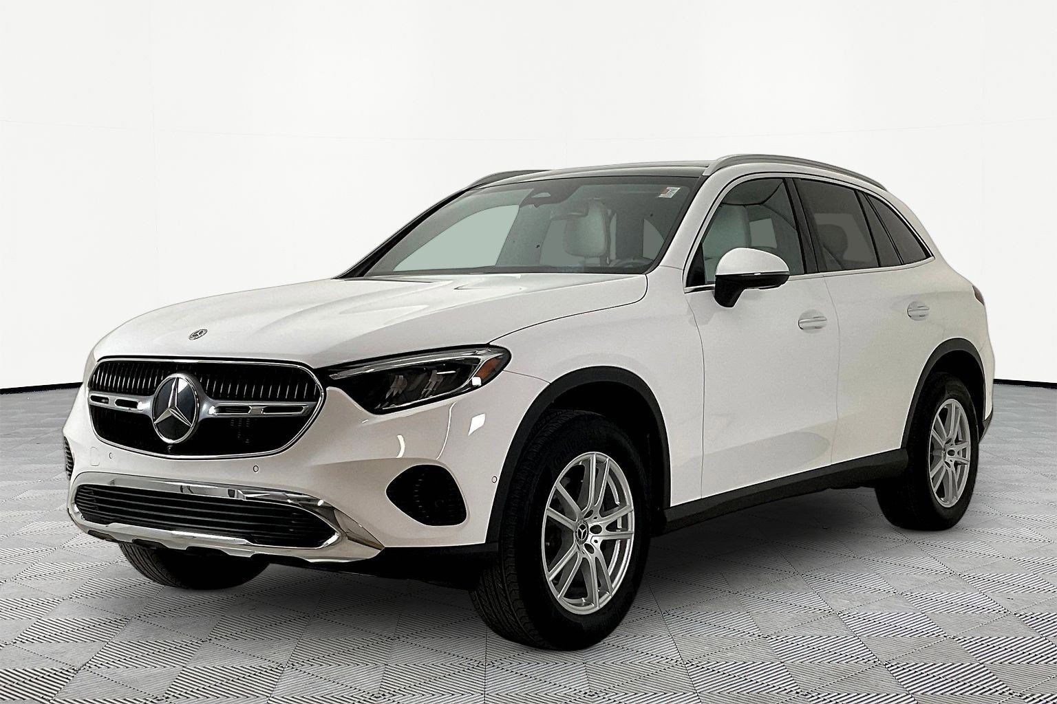 Certified 2023 Mercedes-Benz GLC 300 4MATIC image 1