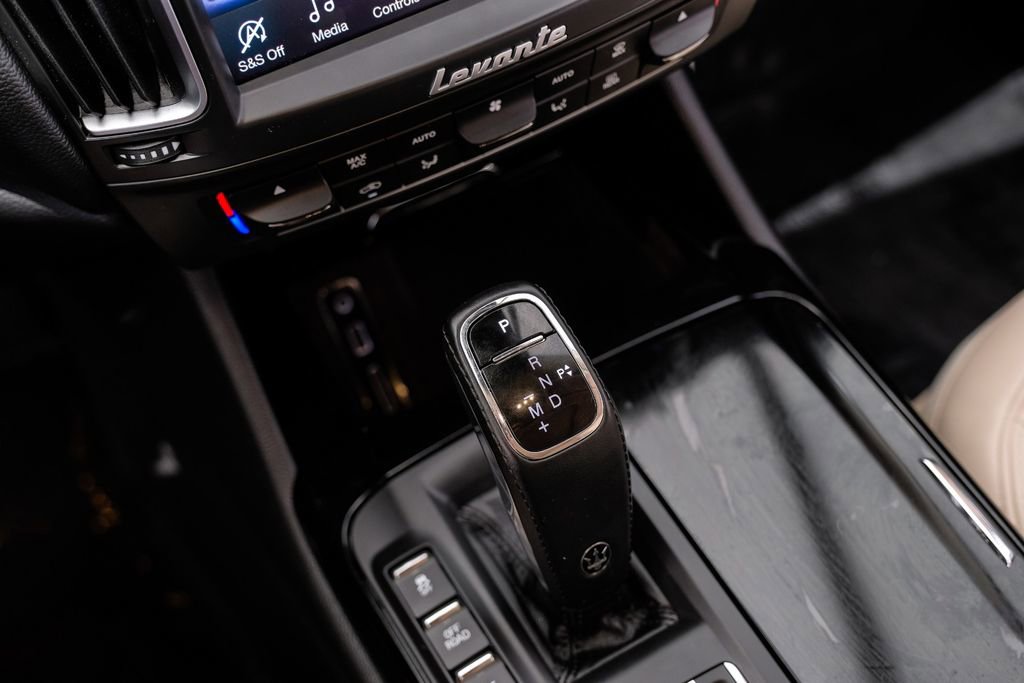Used 2019 Maserati Levante image 27