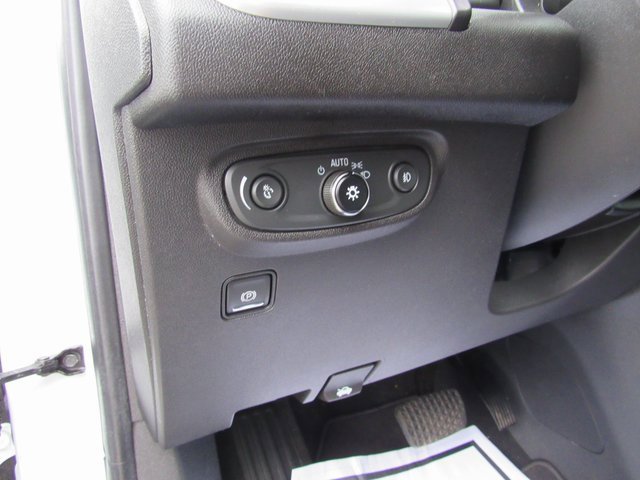 Used 2020 GMC Terrain SLT w/ Preferred Package image 12