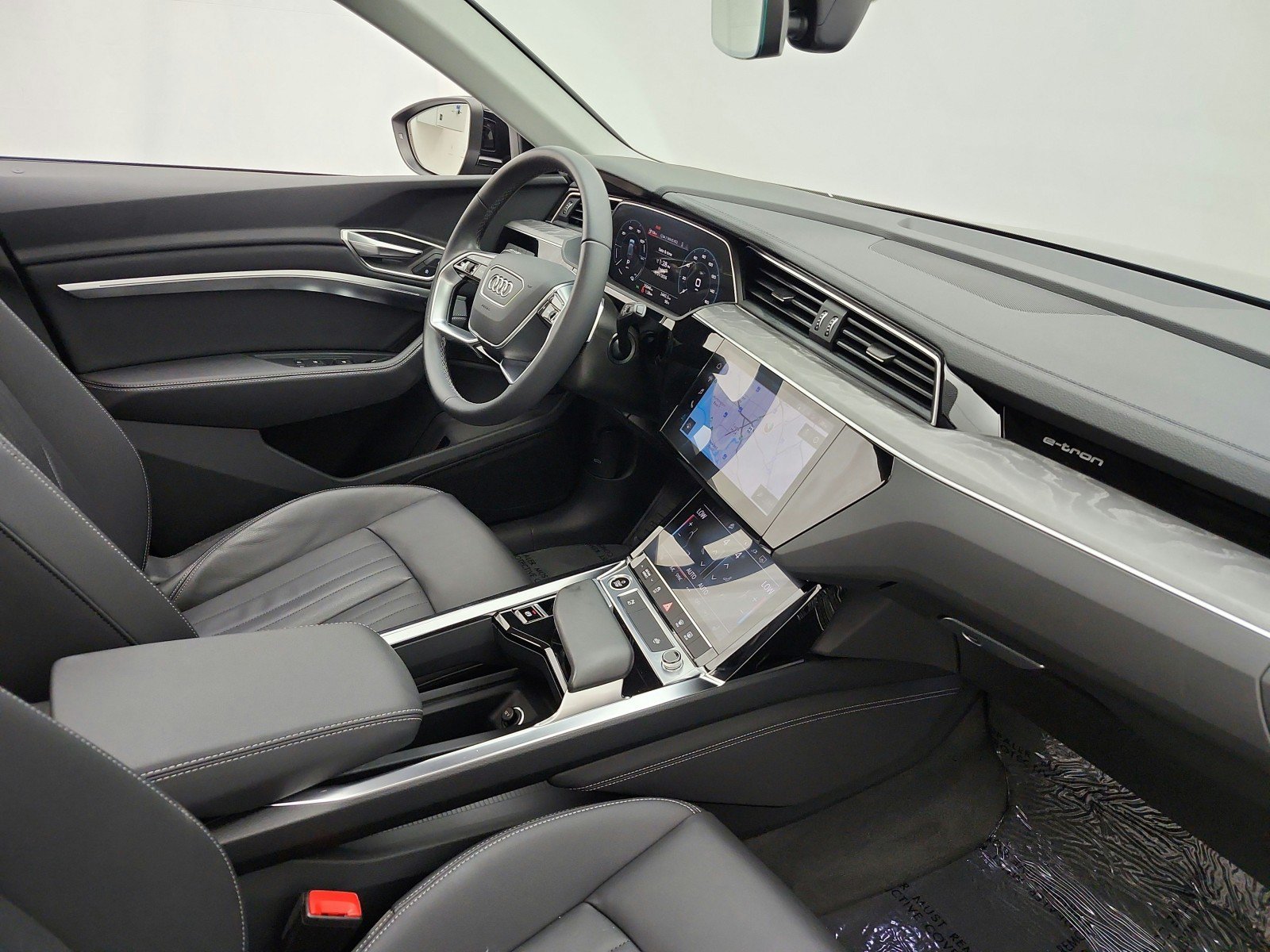Used 2024 Audi Q8 e-tron Premium AWD/4WD image 18