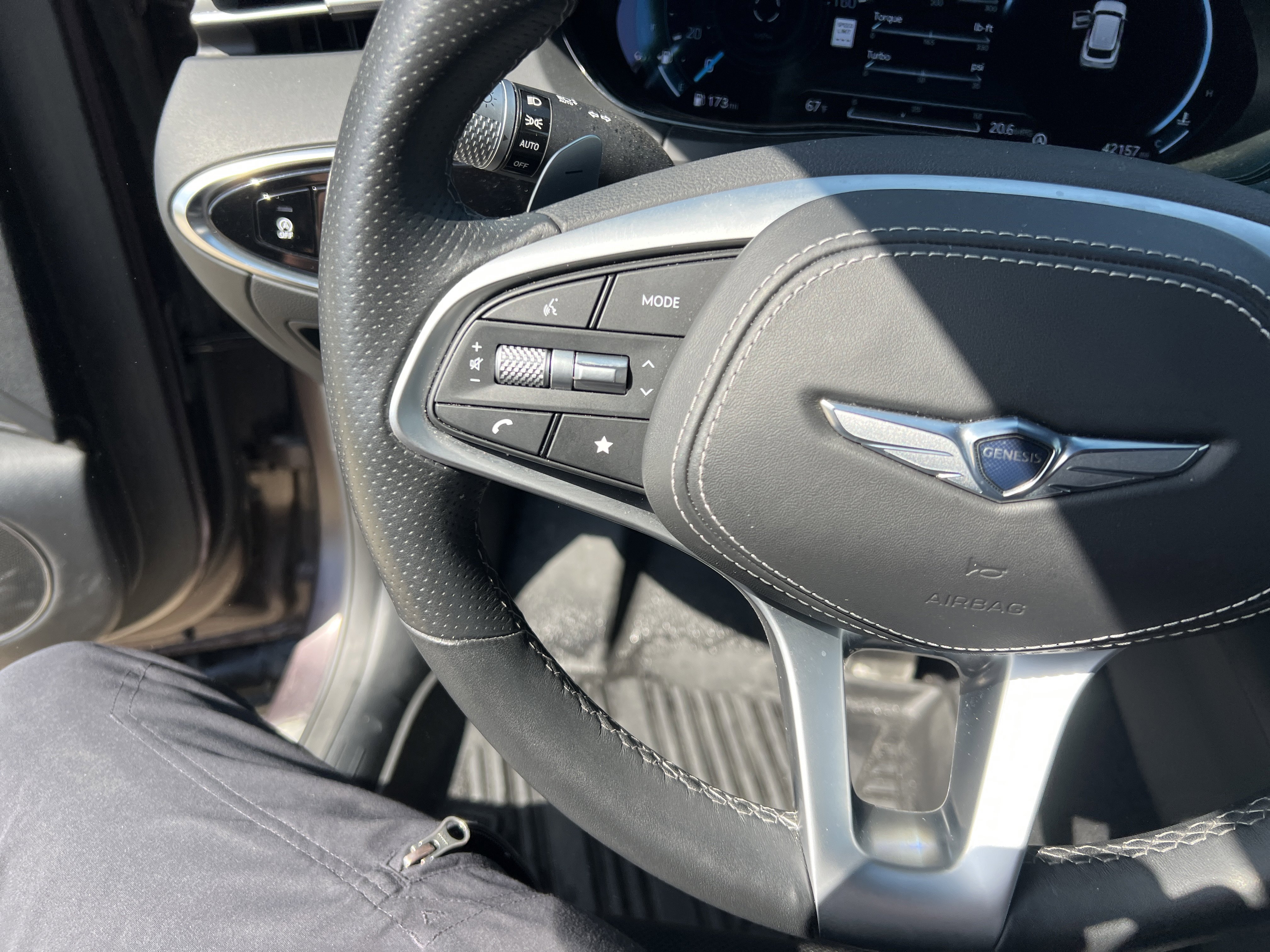 Used 2023 Genesis GV70 2.5T w/ Sport Prestige Package image 18