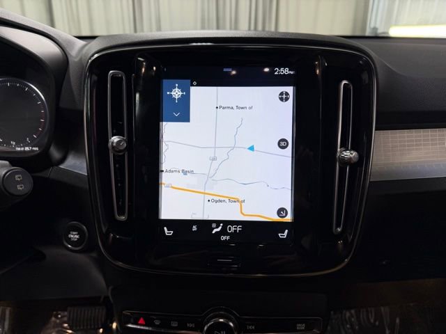 Used 2019 Volvo XC40 T5 Momentum image 14