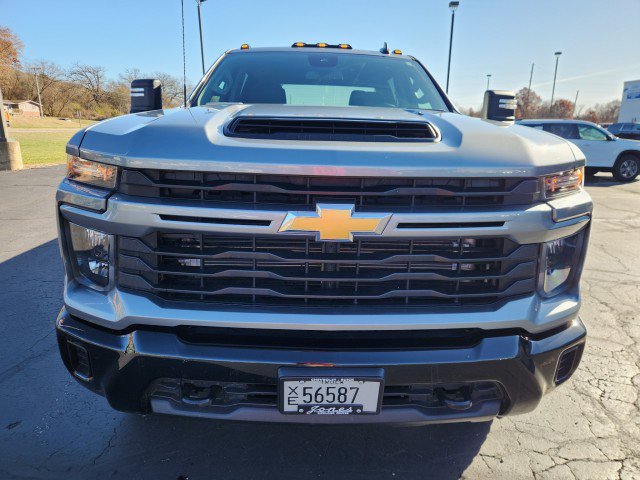 Used 2024 Chevrolet Silverado 2500 Custom w/ Custom Value Package image 8
