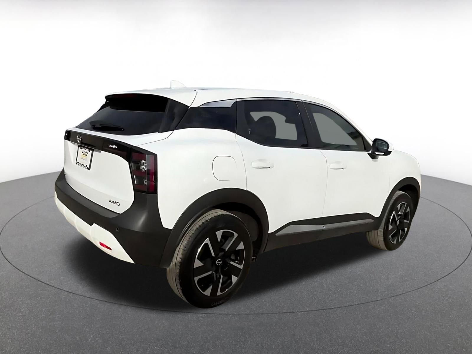 Used 2025 Nissan Kicks SV AWD/4WD image 15