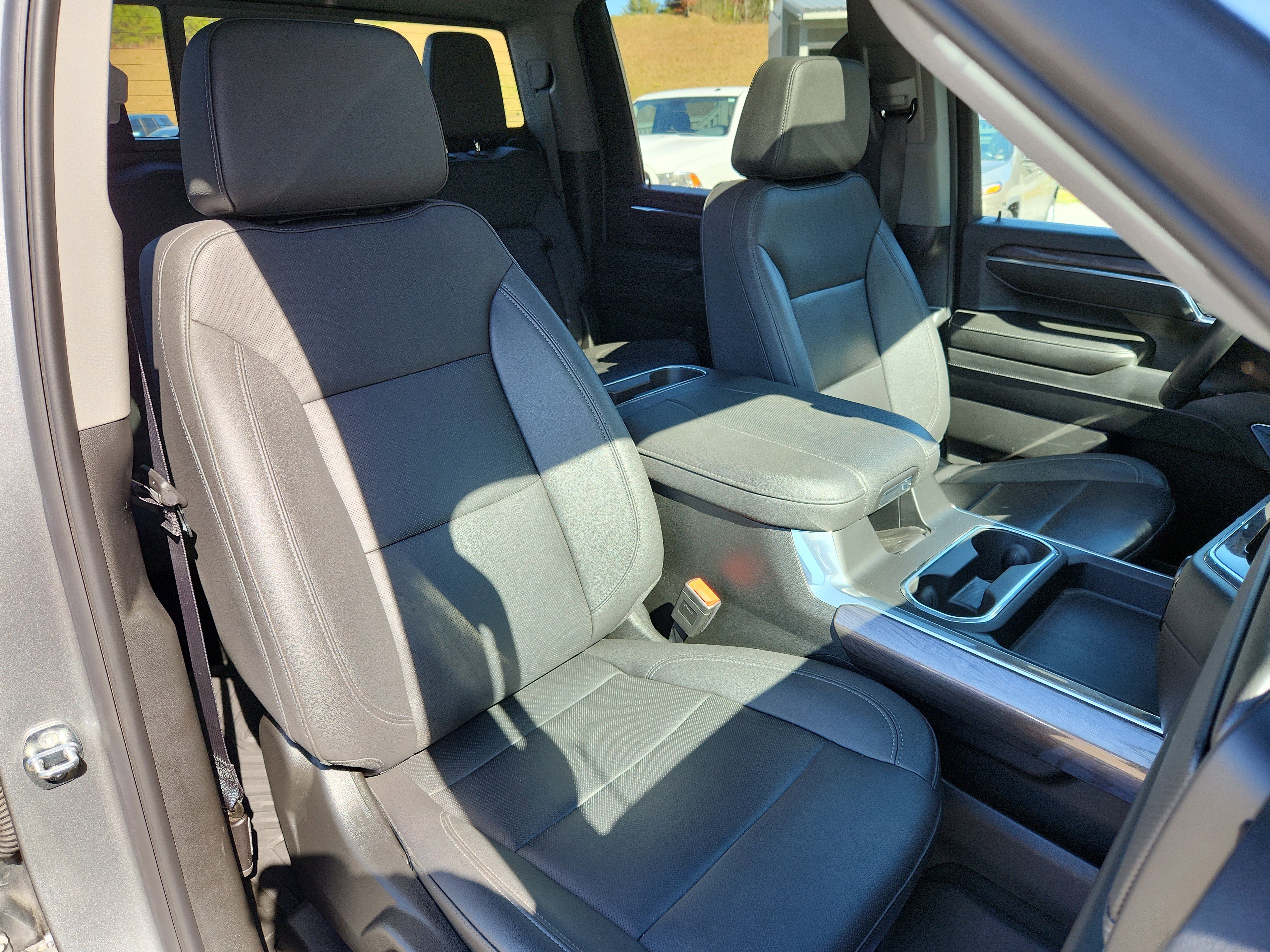 Used 2024 Chevrolet Silverado 2500 LTZ w/ LTZ Convenience Package image 36