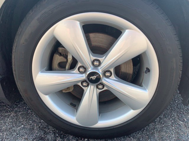 Used 2013 Ford Mustang GT RWD image 25