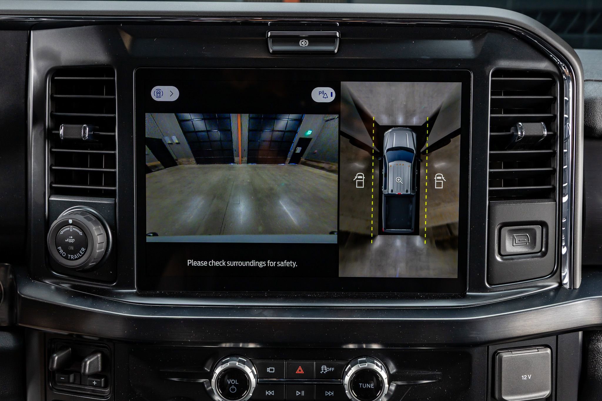 Used 2026 Ford F250 Lariat w/ Black Appearance Package image 26