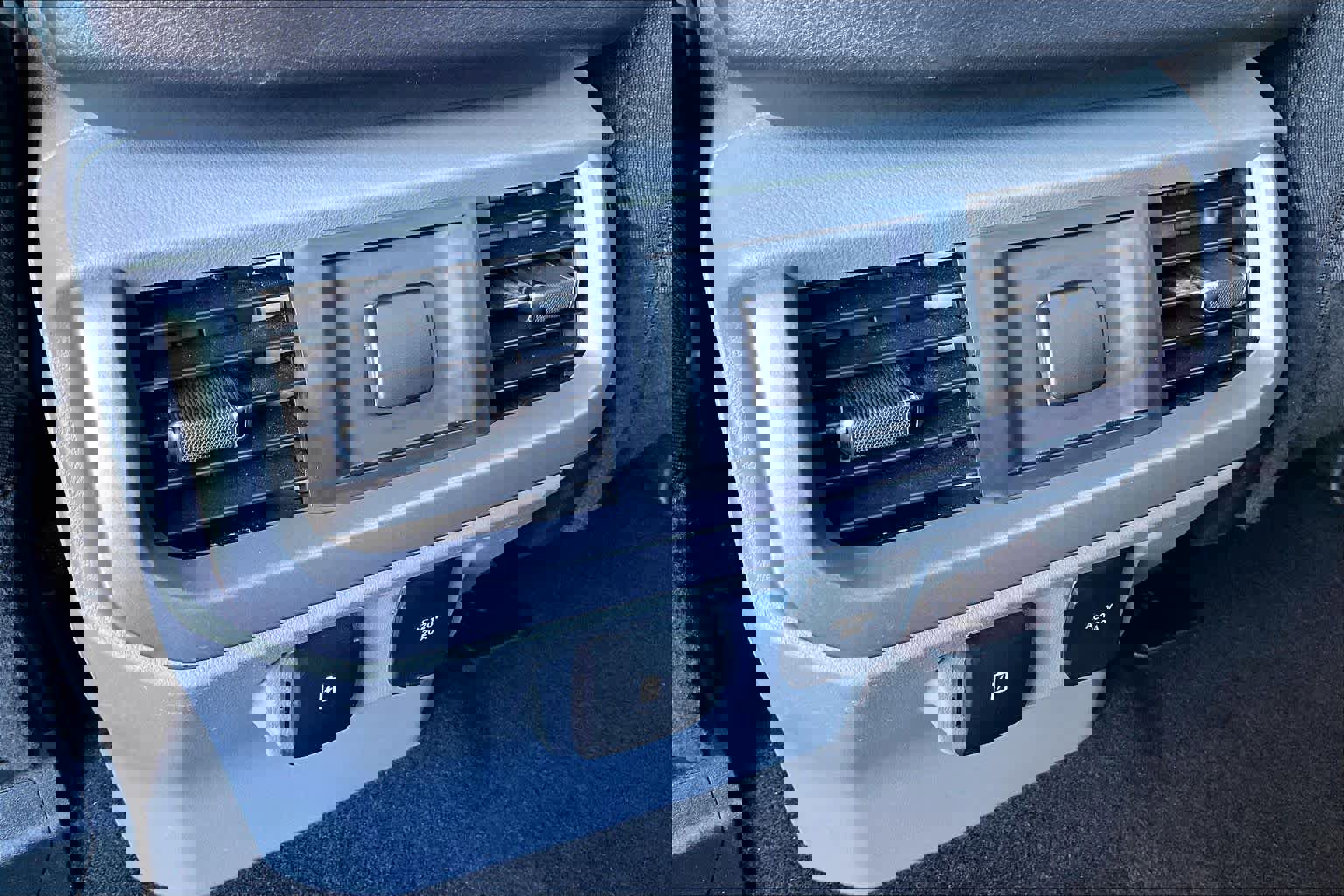 Used 2025 Ford F150 XLT w/ Equipment Group 301A Standard image 32