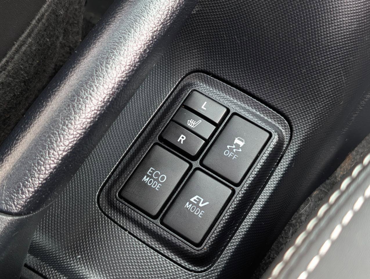 Used 2016 Toyota Prius C Four FWD image 15