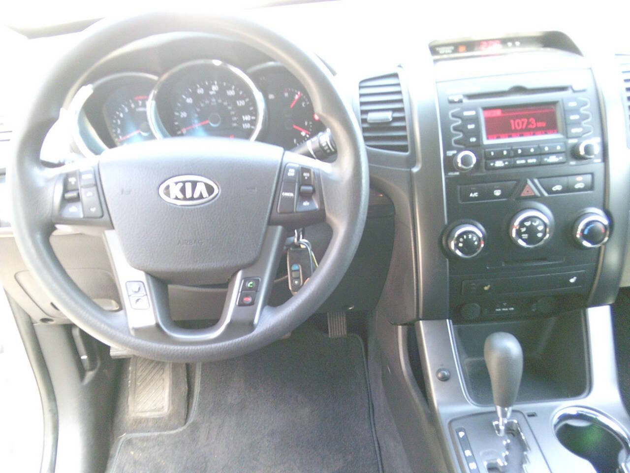 Used 2012 Kia Sorento LX w/ Convenience Pkg image 9